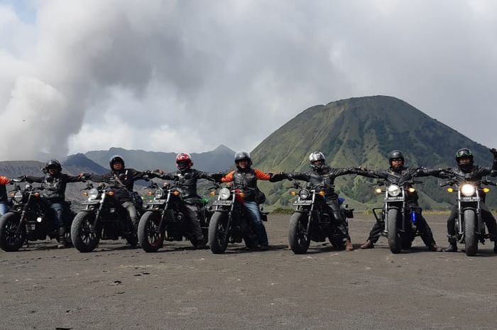 Touring Ekstrem ke Bromo: Panduan Lengkap & Rekomendasi 5 Gear Wajib