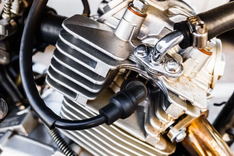 Cara Praktis Membersihkan Kerak dan Jamur di Krengkes atau Mesin Motor dengan Mudah