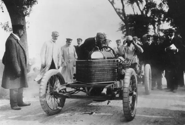 1905 Darracq: Mobil Balap Legendaris yang Mengubah Sejarah Otomotif